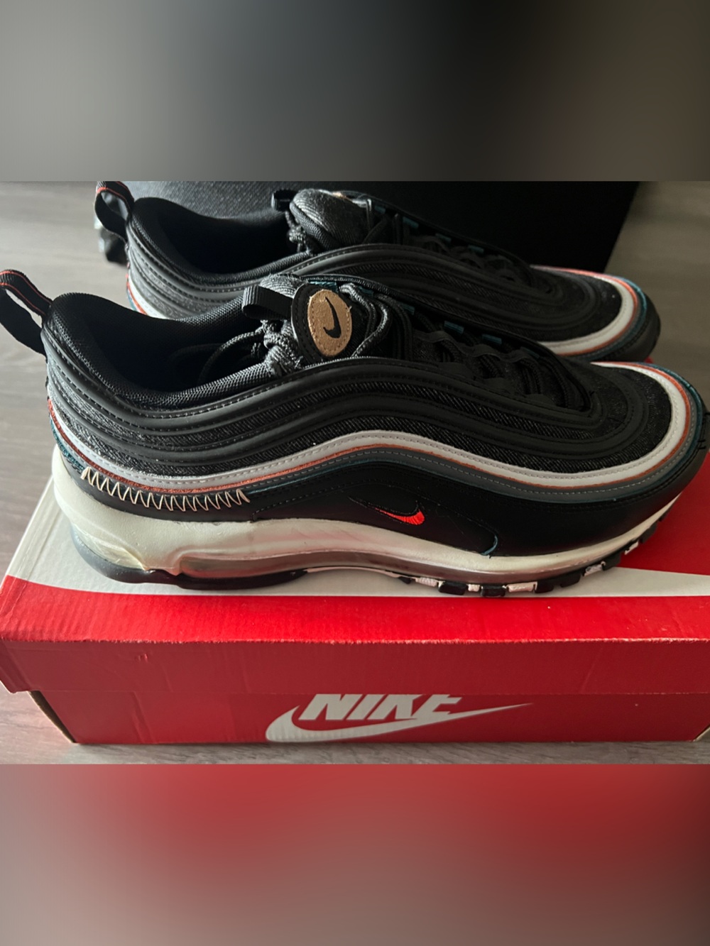 SOLD! NOT AVAILABLE! Nike Men’s Black with Crimson red Accent - Air Max 97 - Picture 4 of 10